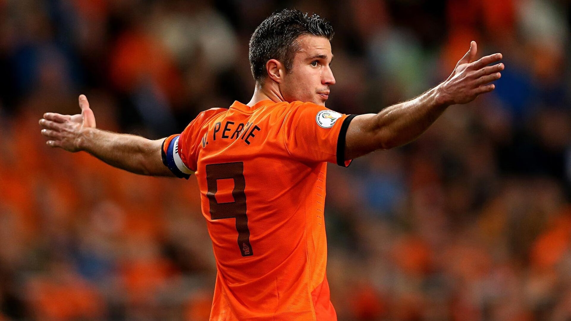 “校园足球文化节盛大开幕，推动全民体育运动”，校园足球文化节标语